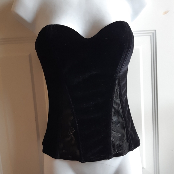 Velvet Bustier - Picture 15 of 15